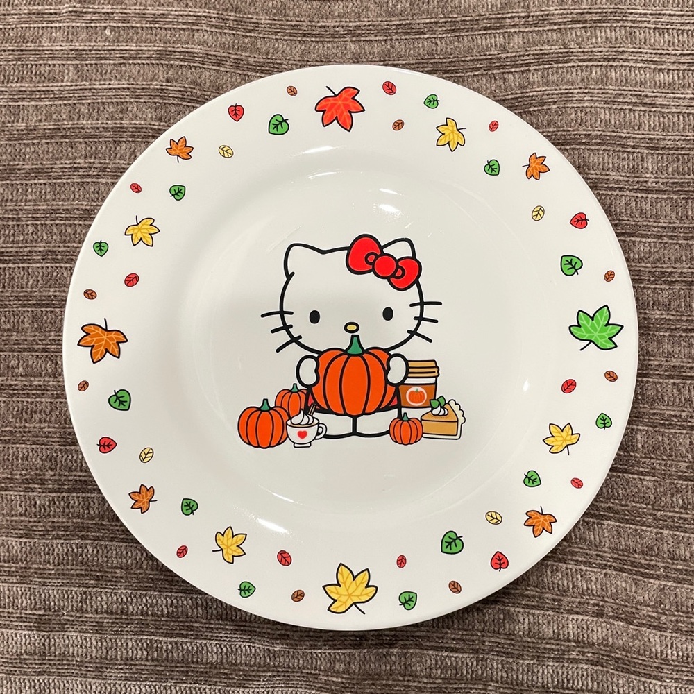 NEW Hello Kitty Fall Pumpkin Ceramic Dinner Plate Autumn Leaves Silver Buffalo